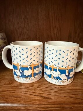 2 Vintage geese coffee cups